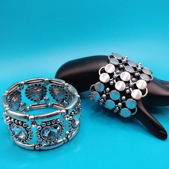 Set of 2 Silver Tone Link Stretchy Bracelets Mix Abstract Pattern - Picture 3 of 8